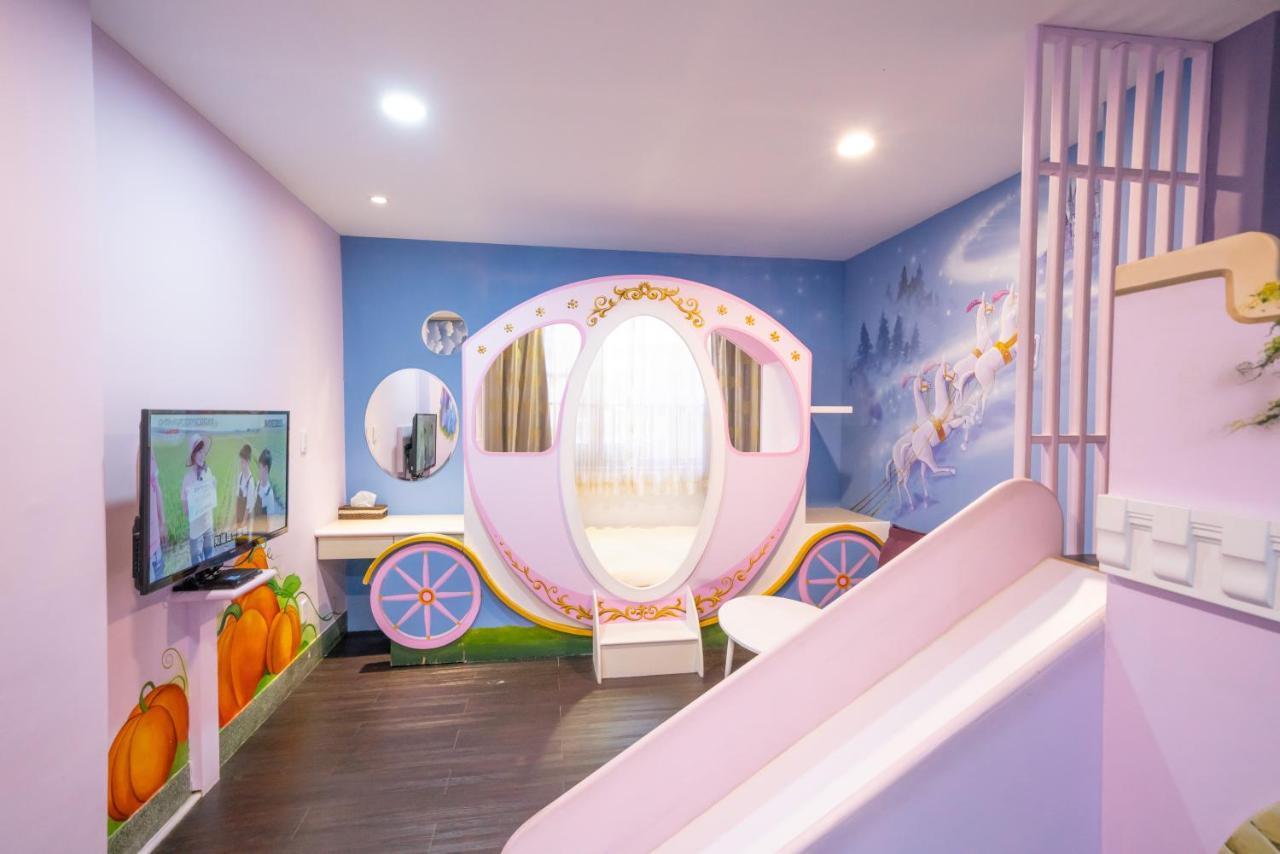 Fairytale House Bed & Breakfast Tainan Luaran gambar