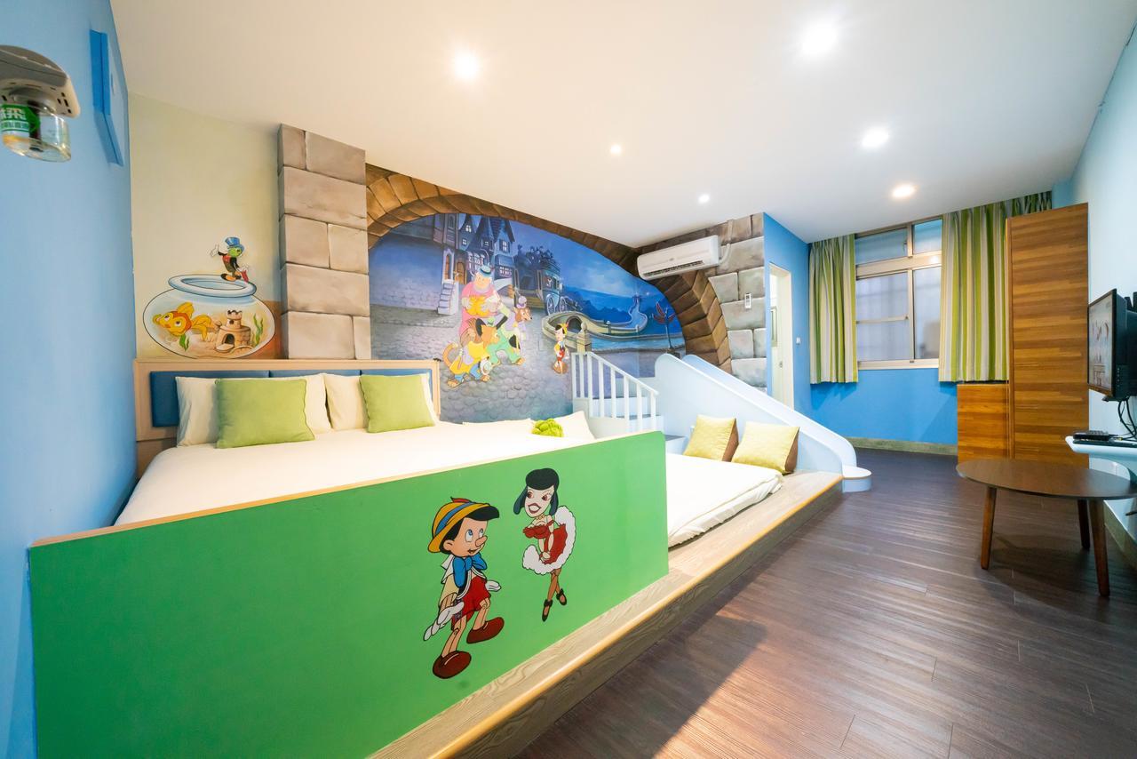 Fairytale House Bed & Breakfast Tainan Luaran gambar